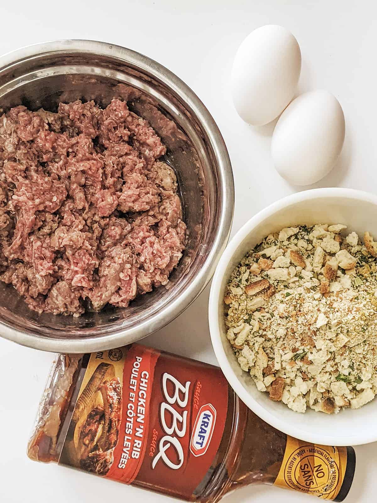 The ingredients needed to make stovetop stuffing meatloaf with four ingredients.