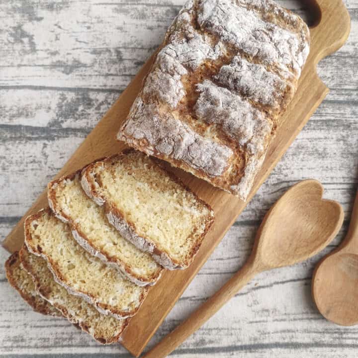 Two Ingredient Greek Yogurt Bread