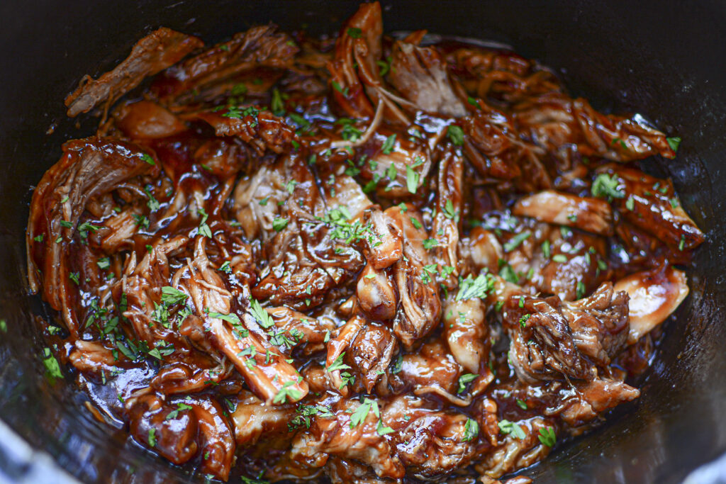 2 ingredient crock pot bbq pork featured image.